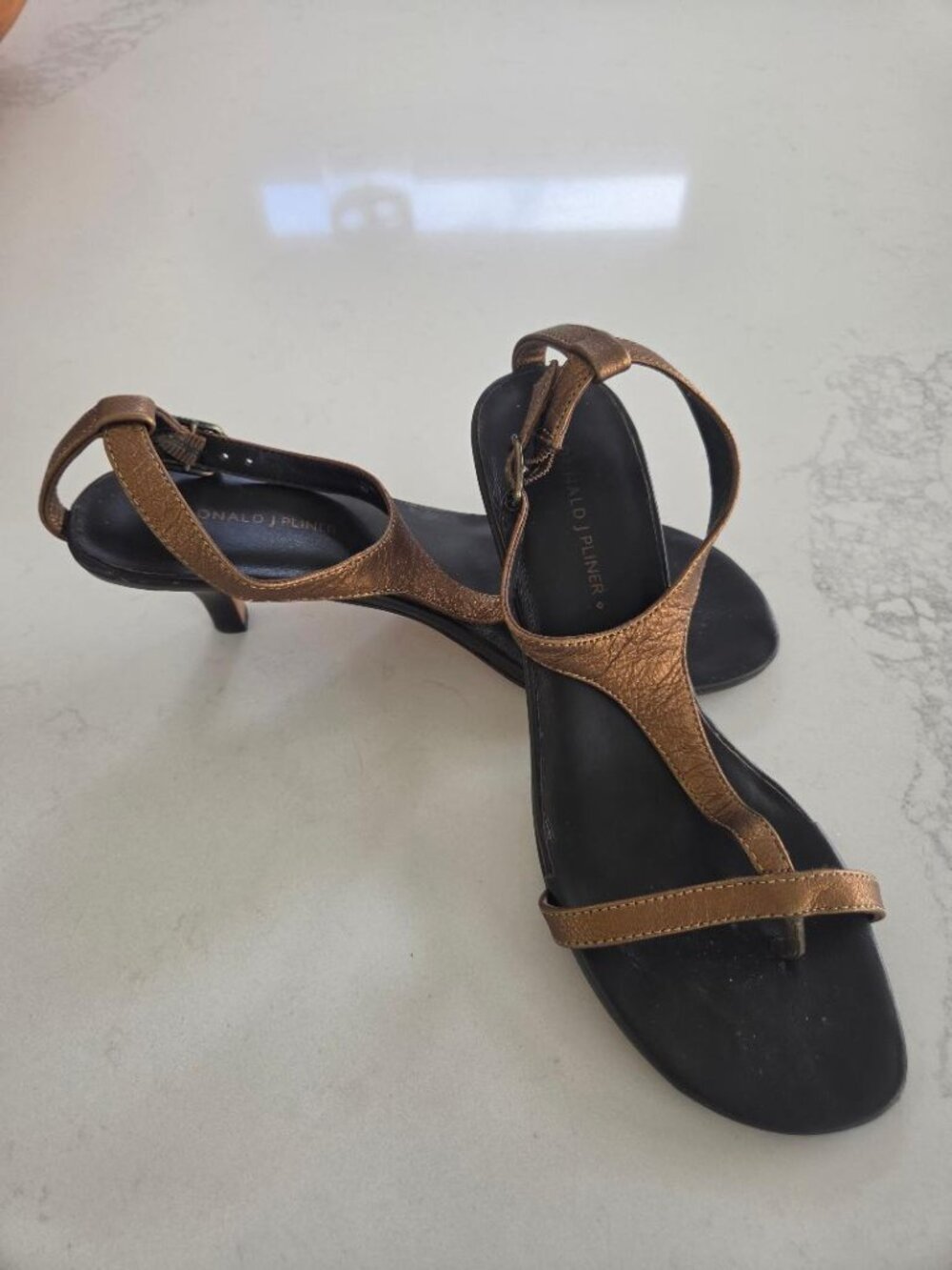 Donald J. Pliner Bronze/Gold Metallic Leather Thong Kitten Heel Sandals 9M